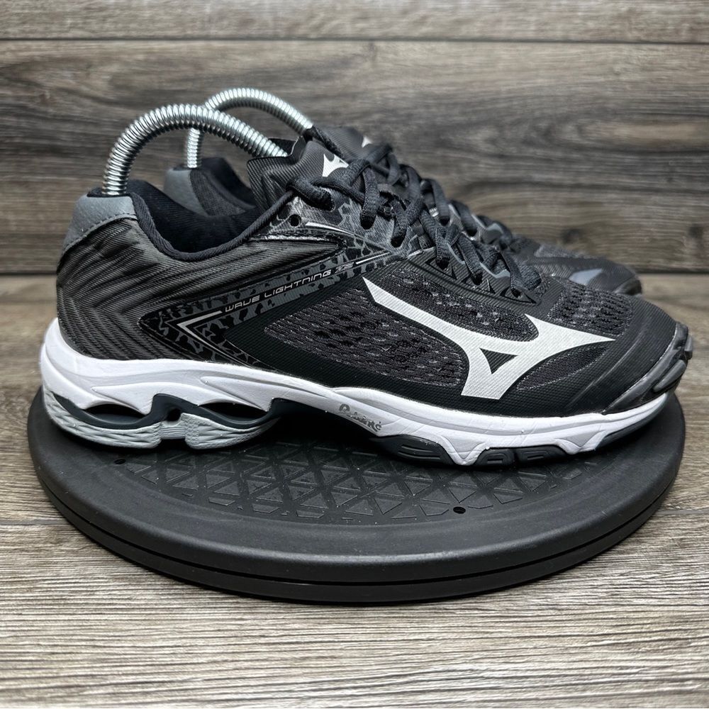 Mizuno Wave Lightning Z5 V1GC190005 Volleyball Shoes Women's Size 8 Black